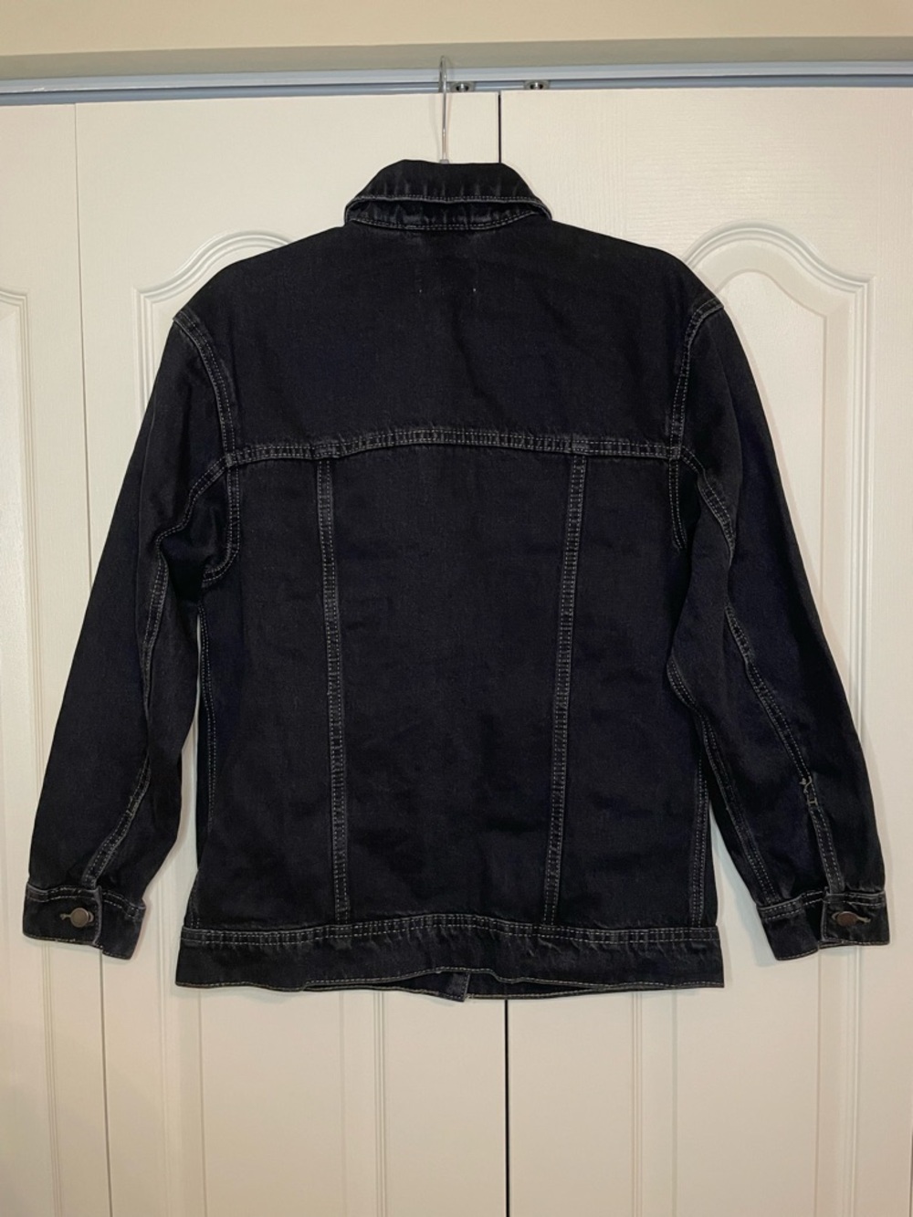 Universal Thread black denim jacket - Picture 2 of 5